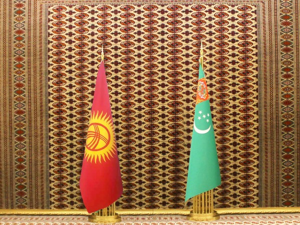 Meeting of the President of Turkmenistan with the President of the Kyrgyz Republic